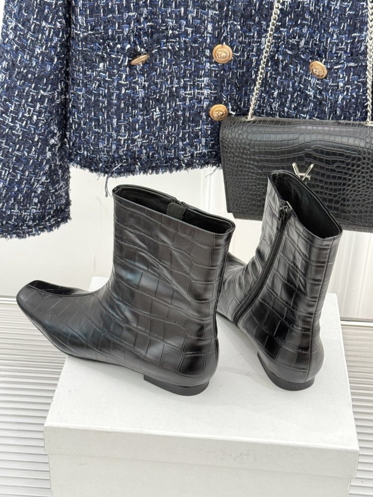 Boots women's from sharp the toe фото 5