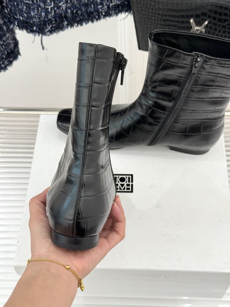 Boots women's from sharp the toe фото 8