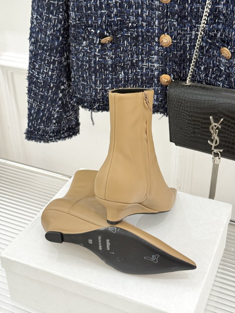 Черевики жіночі з гострим носком фото 9