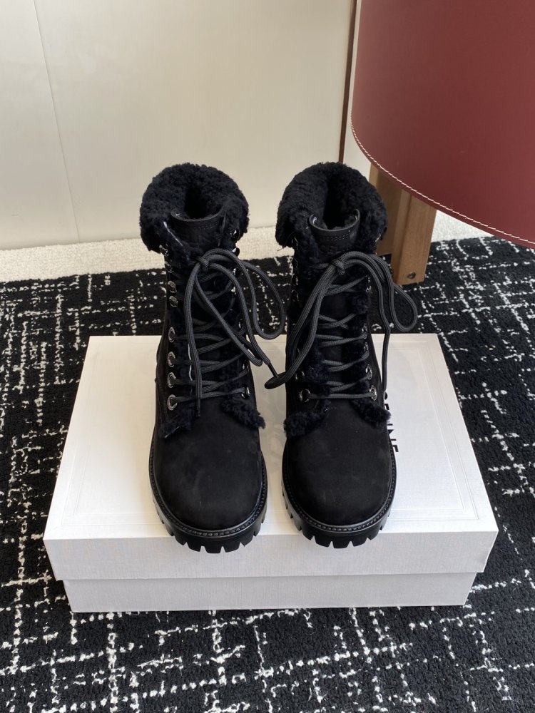 Boots women's winter on fur