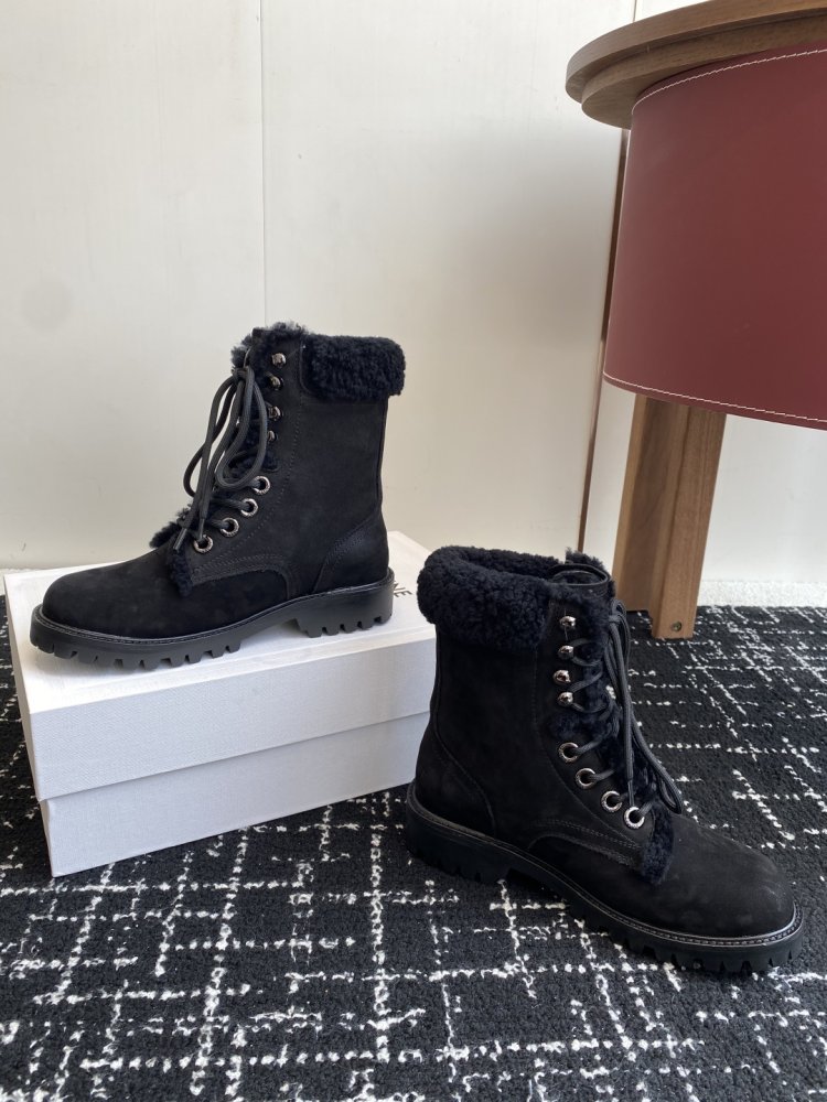 Boots women's winter on fur фото 6