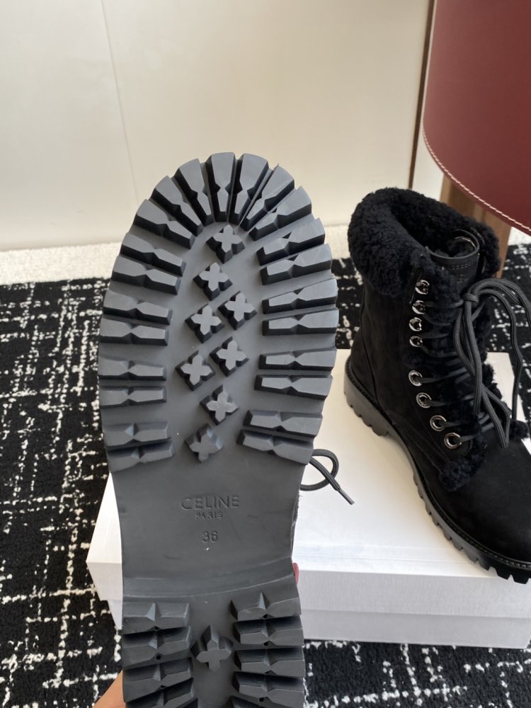 Boots women's winter on fur фото 9