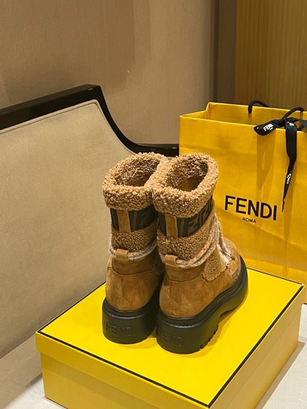 Boots women's winter фото 3