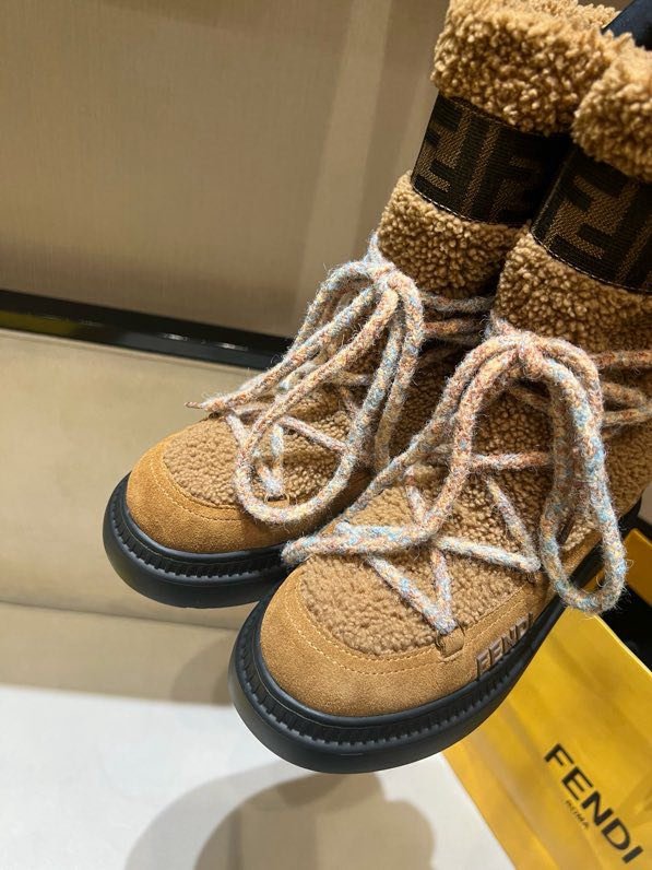 Boots women's winter фото 8