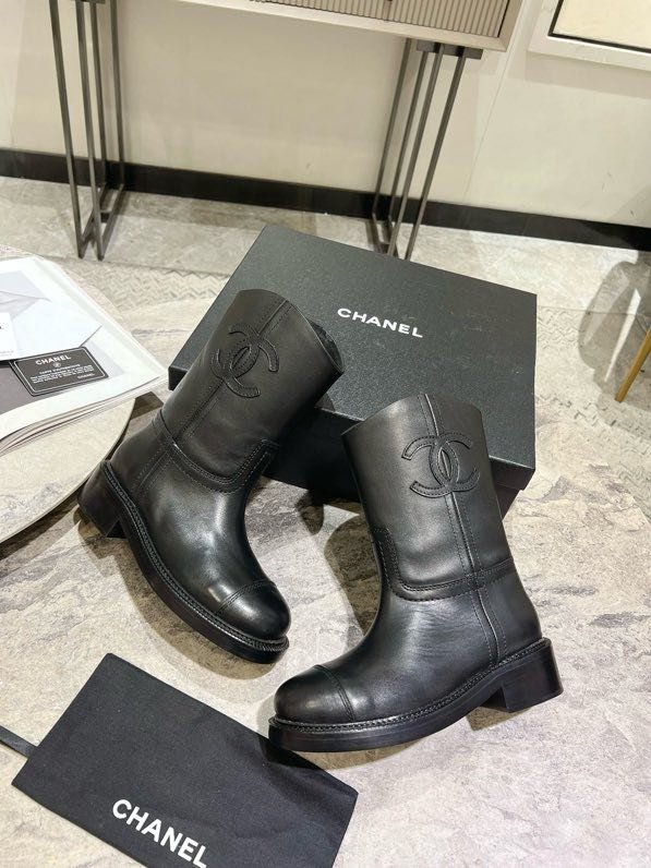 Черевики жіночі