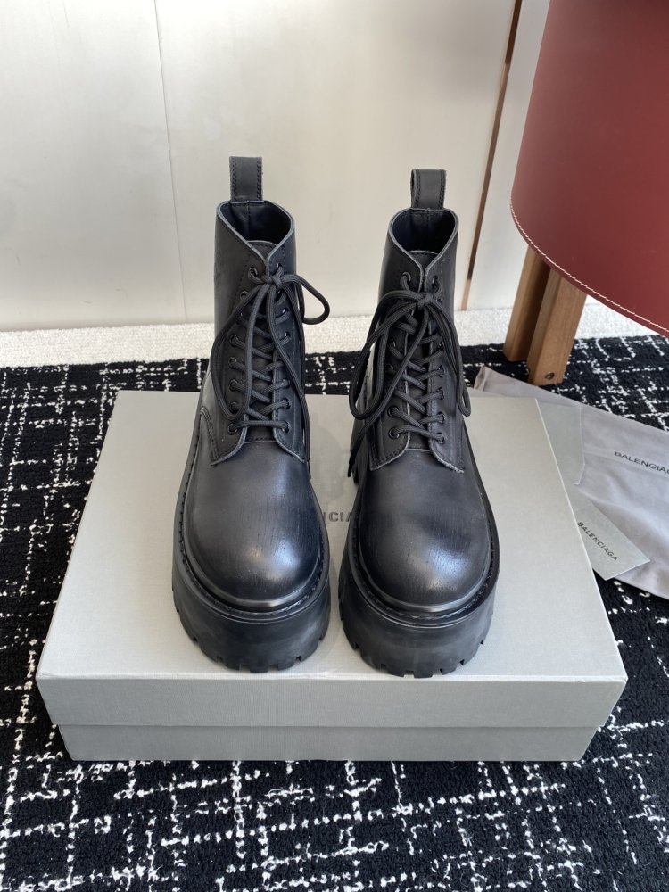 Ботинки женские