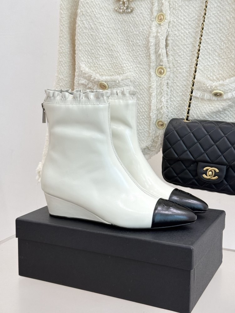 Ботинки женские