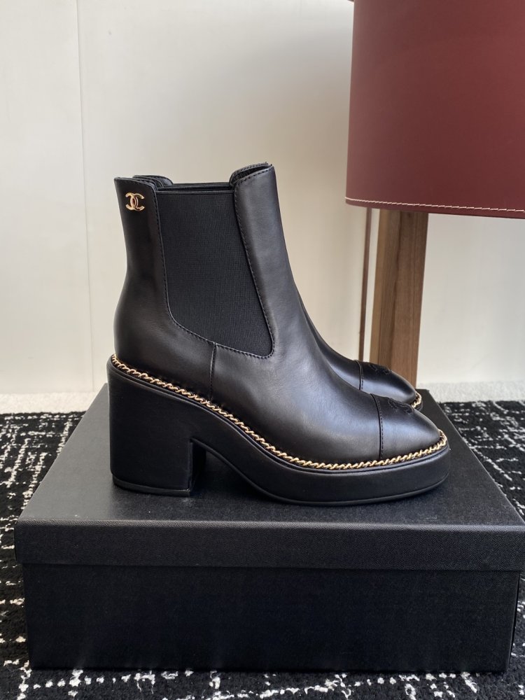 Черевики жіночі