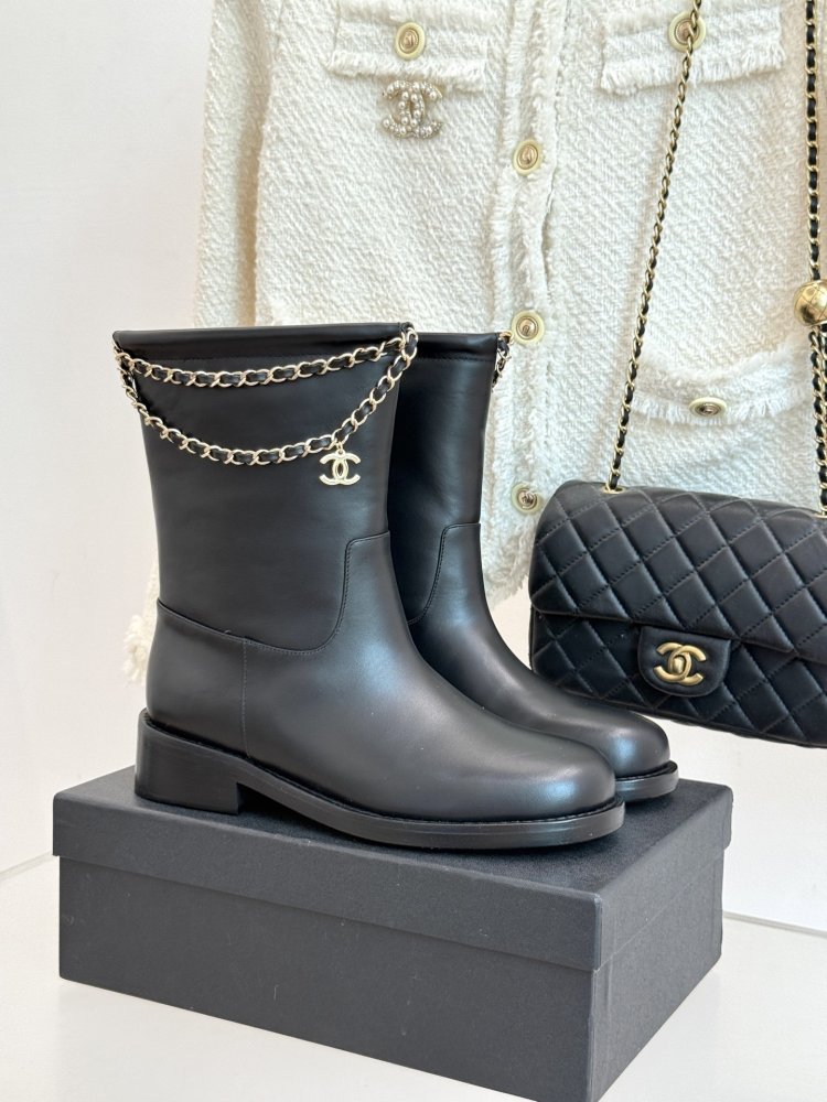 Черевики жіночі