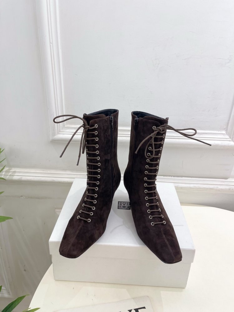 Черевики жіночі