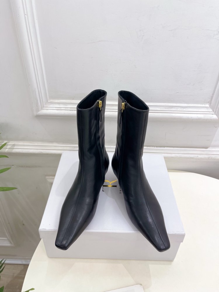 Черевики жіночі