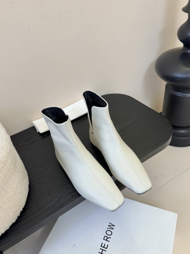 Черевики жіночі