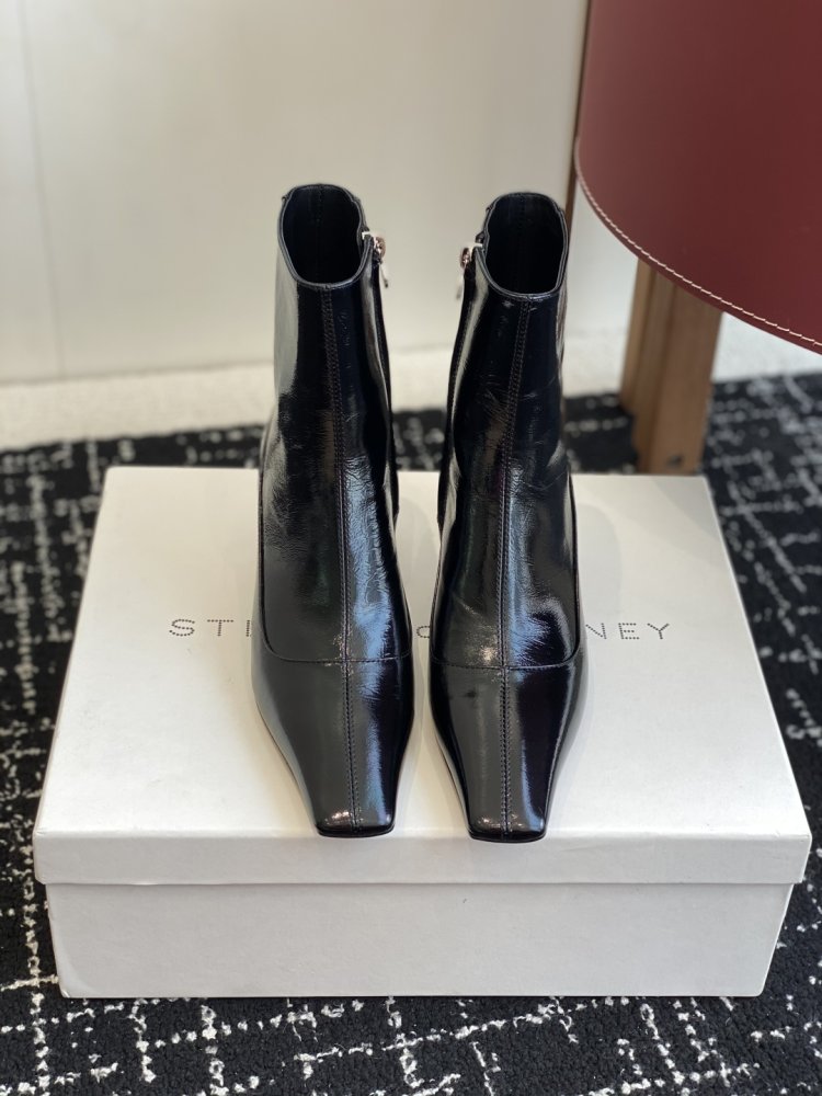 Ботинки женские