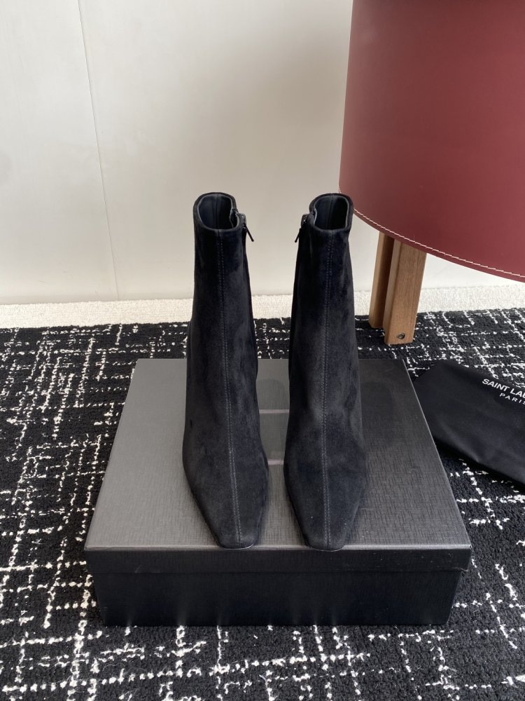 Черевики жіночі