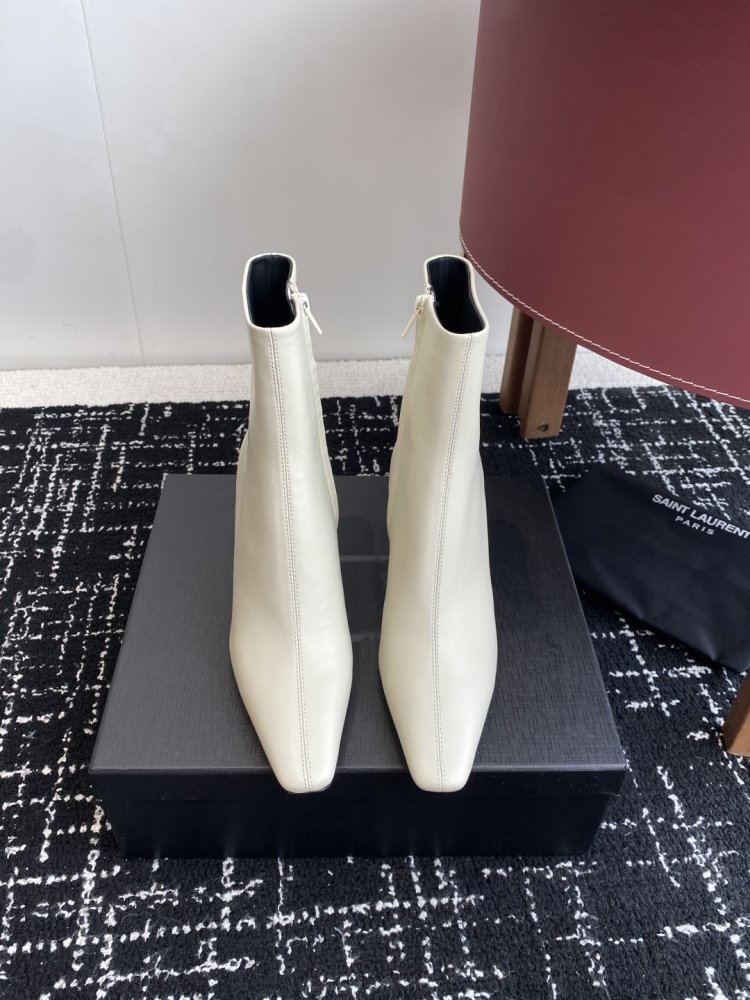 Черевики жіночі