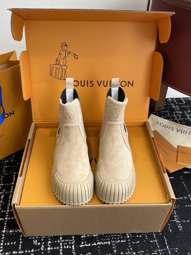 Черевики жіночі