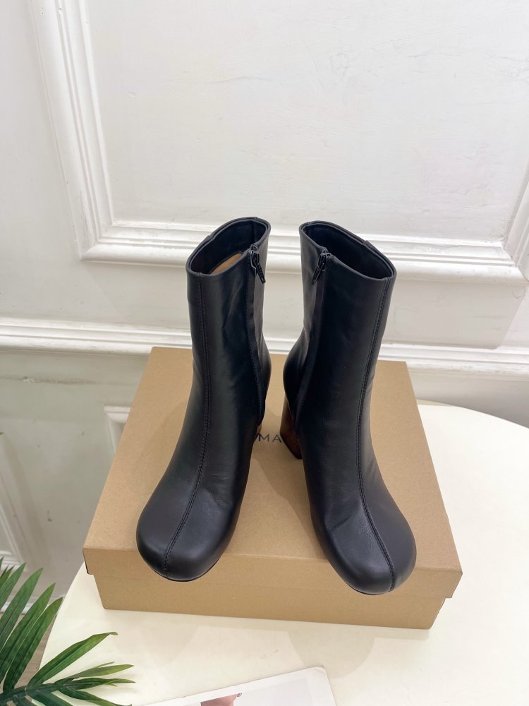 Ботинки женские