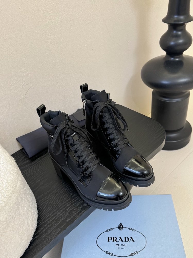 Черевики жіночі