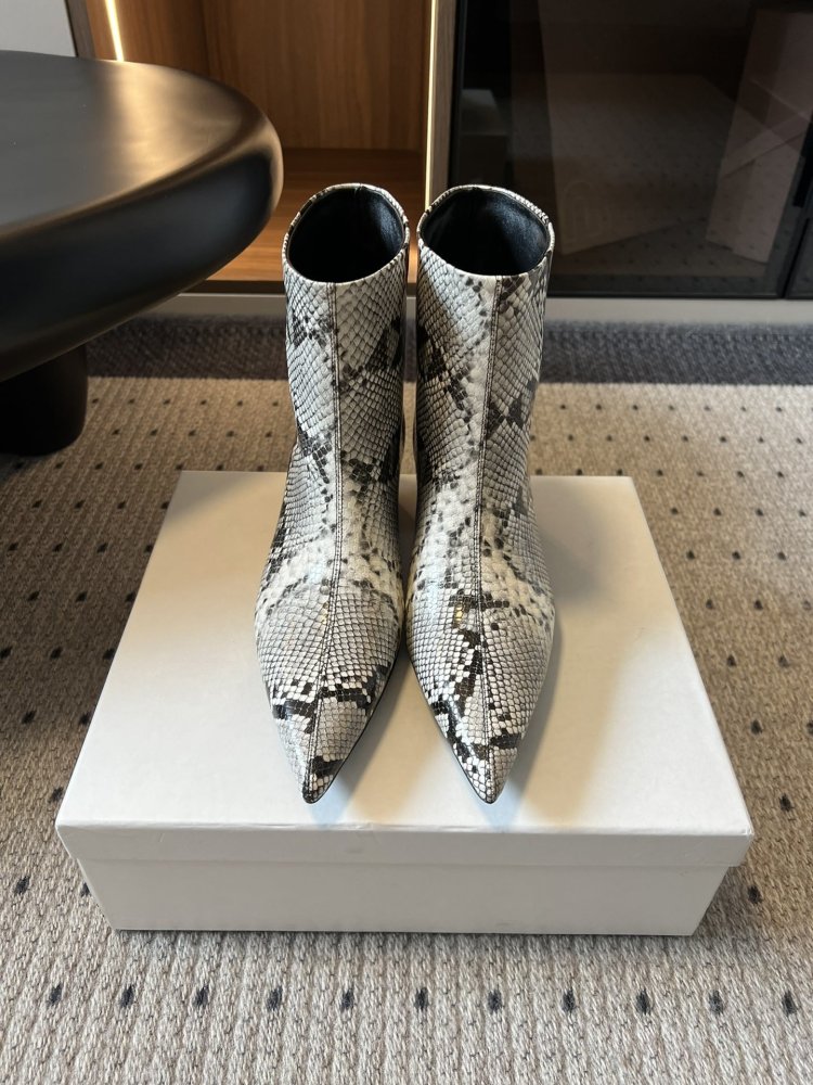 Ботинки женские