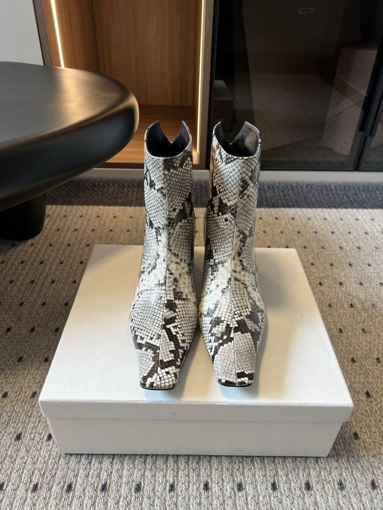 Черевики жіночі