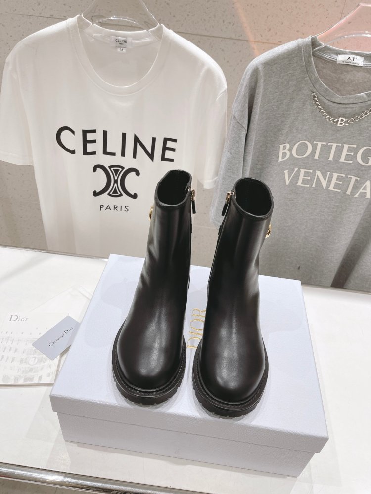 Черевики жіночі