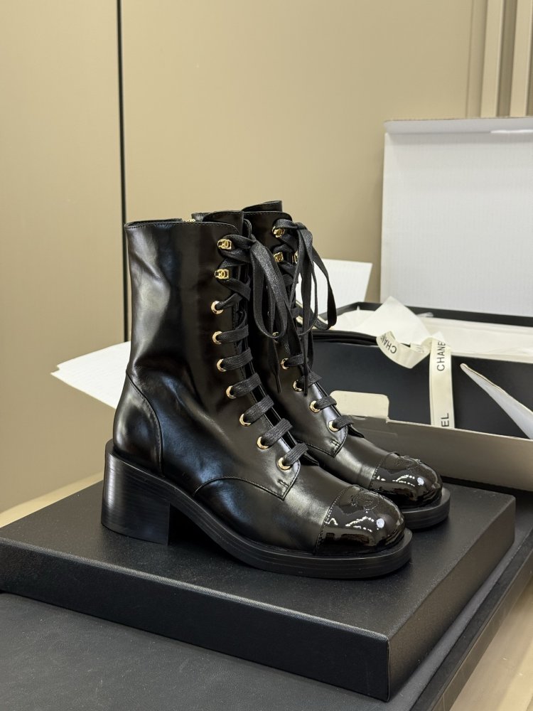 Черевики жіночі