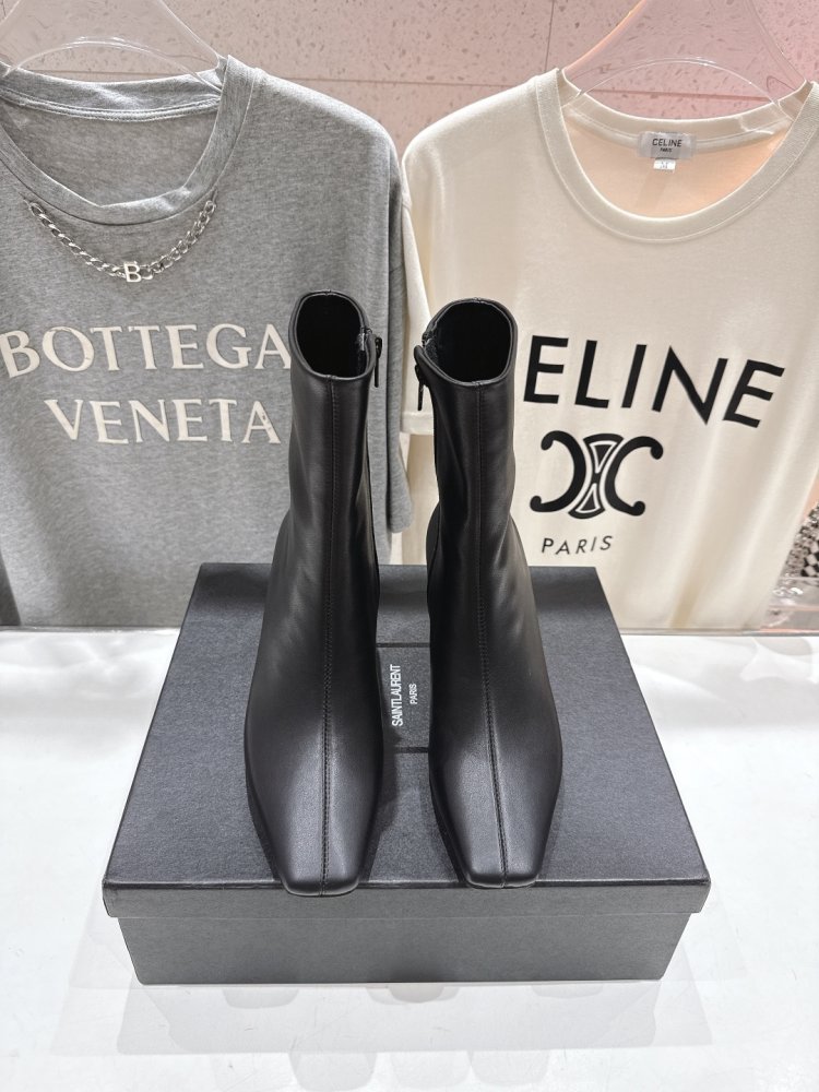 Черевики жіночі