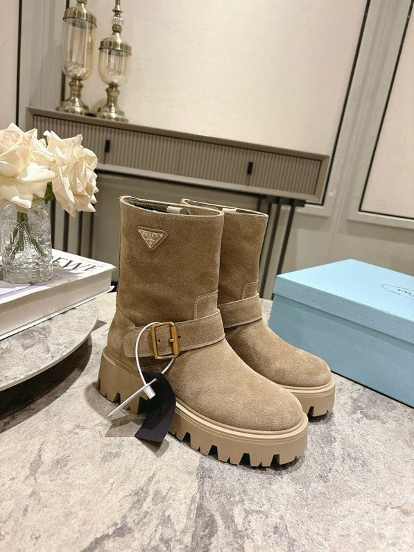 Boots women's