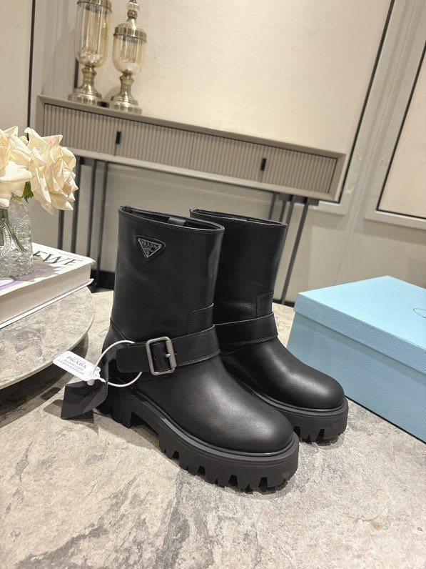 Черевики жіночі