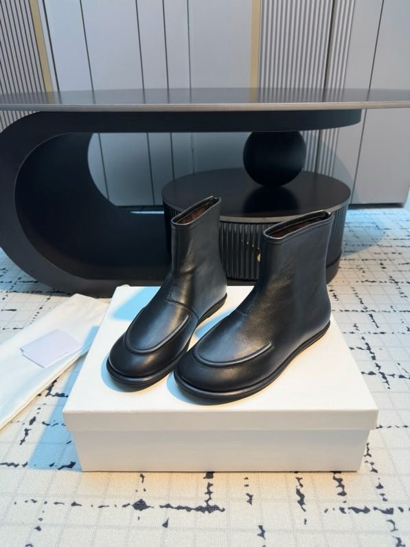 Черевики жіночі