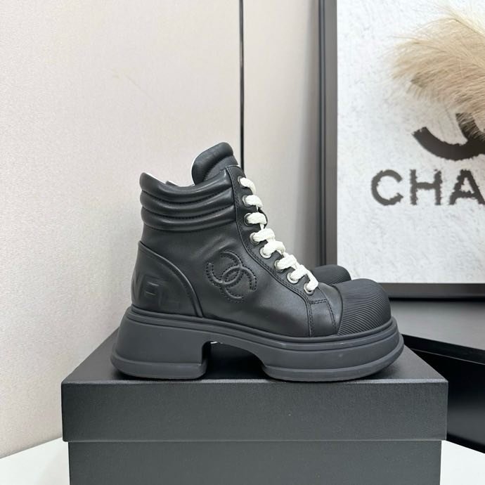 Ботинки женские