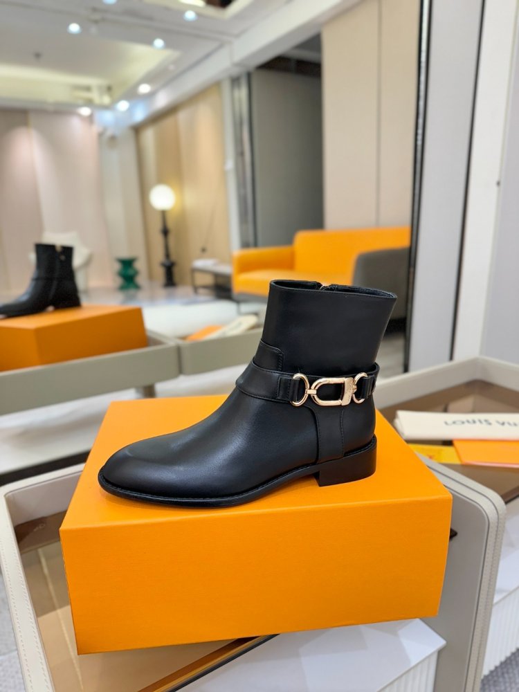 Ботинки женские