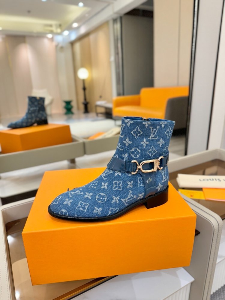 Ботинки женские