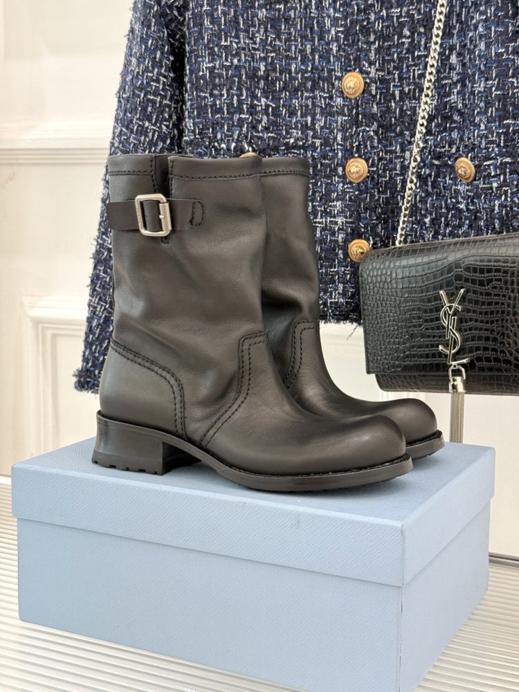 Ботинки женские