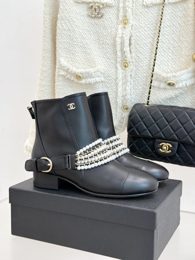 Черевики жіночі