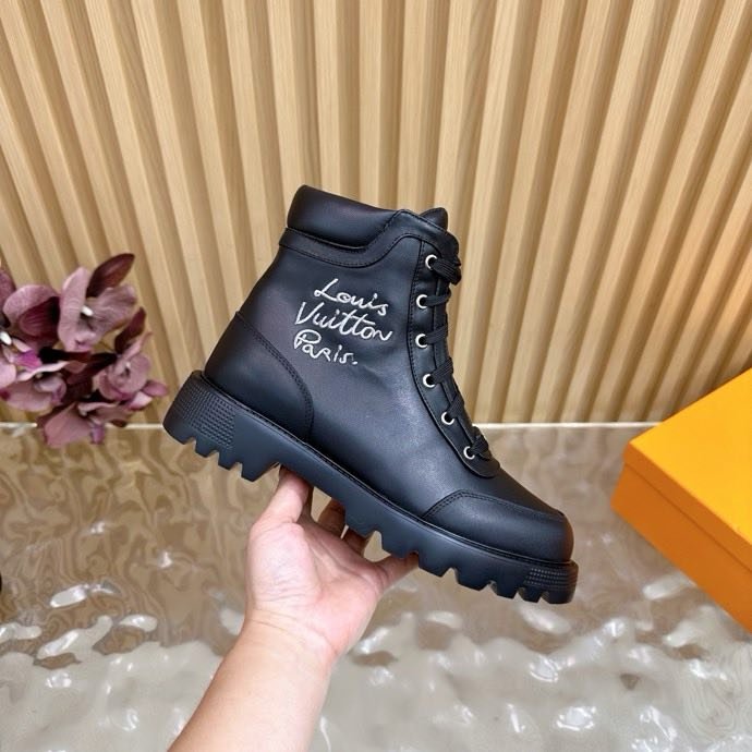 Ботинки женские