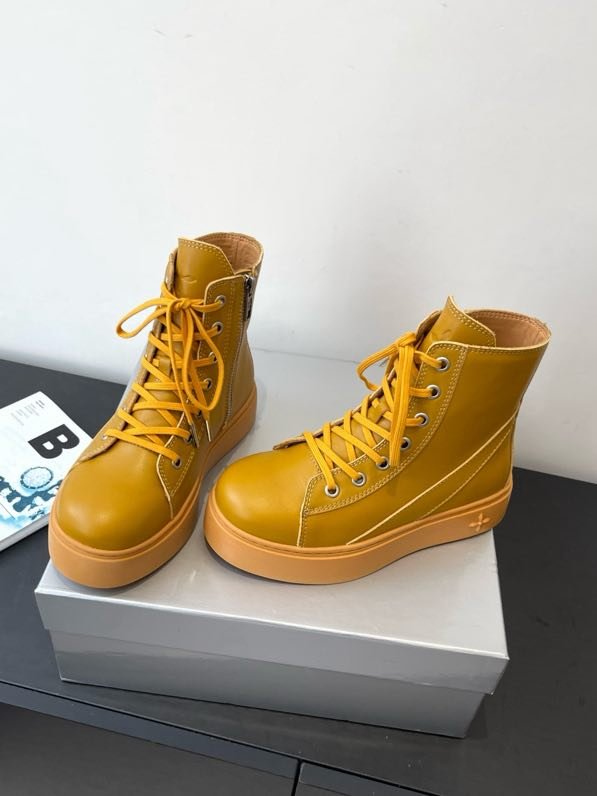 Ботинки женские