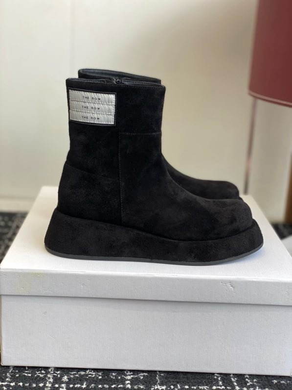 Boots women's