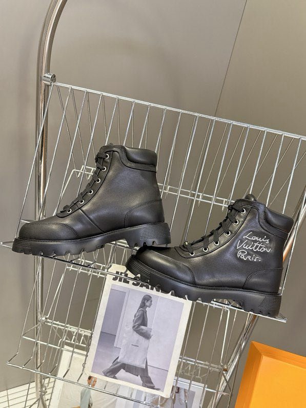 Черевики жіночі