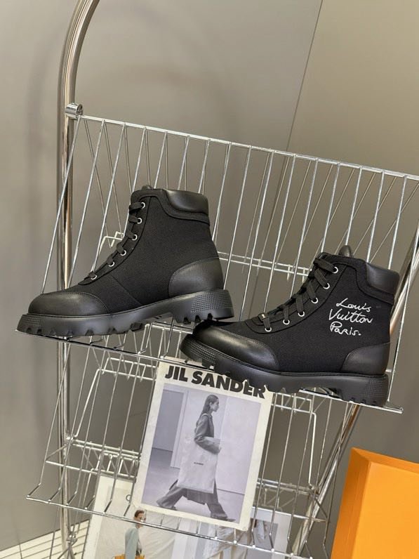 Черевики жіночі