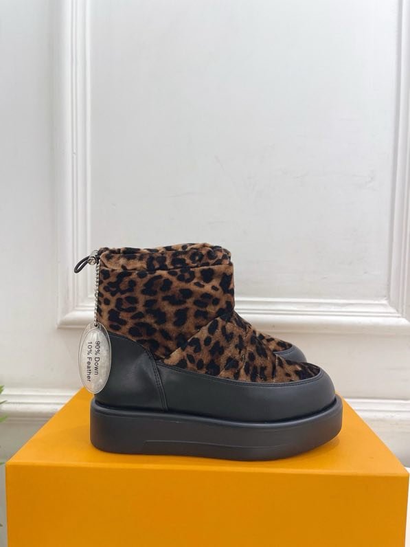 Черевики жіночі