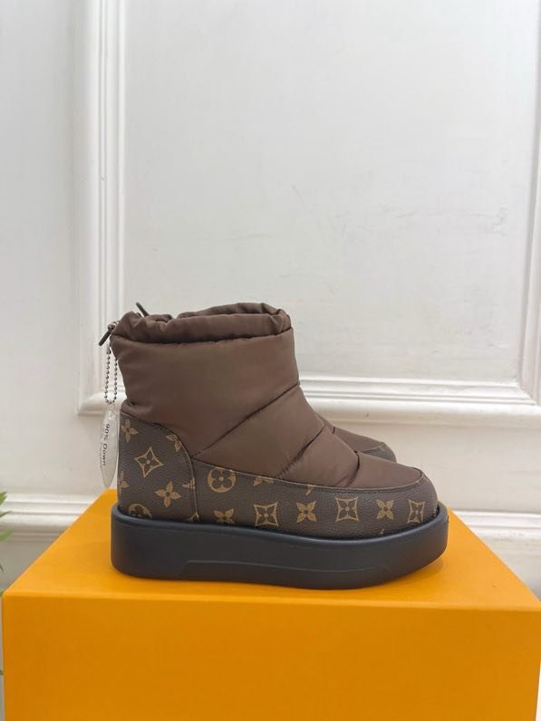 Черевики жіночі