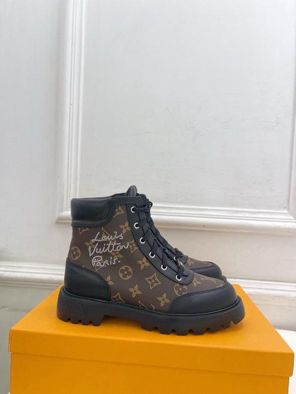 Черевики жіночі