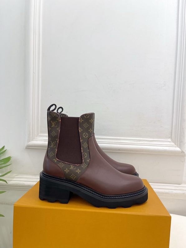 Черевики жіночі