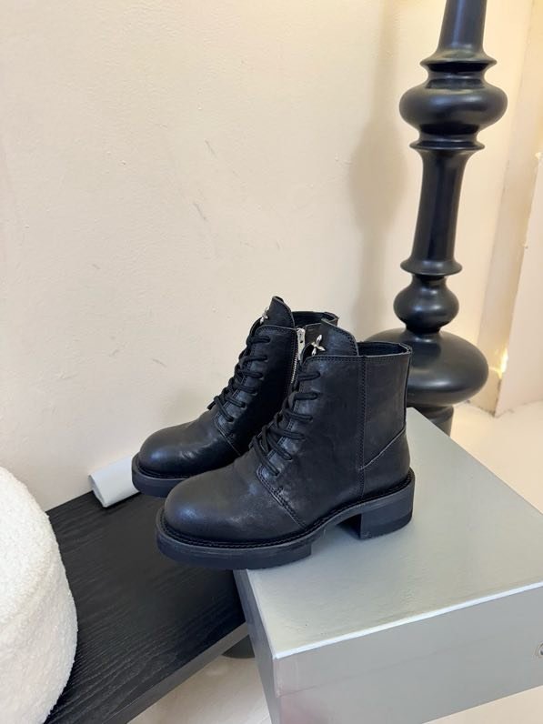 Ботинки женские