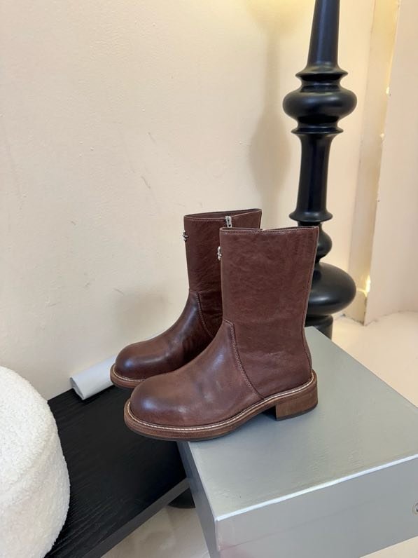Boots women's