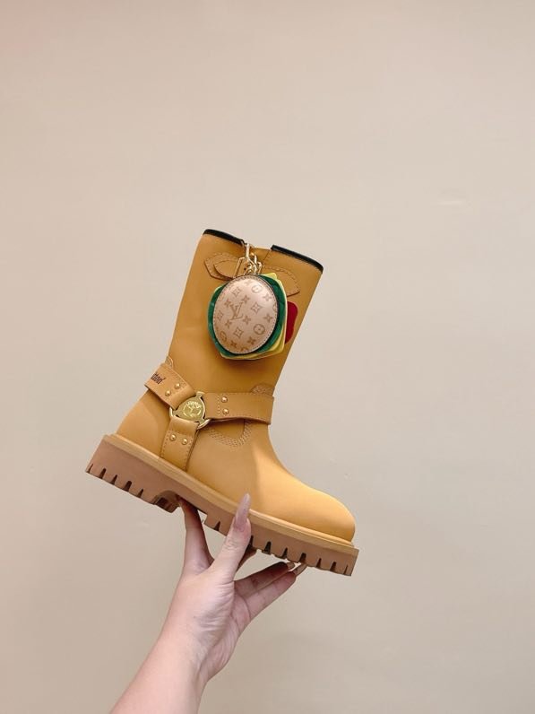 Ботинки женские