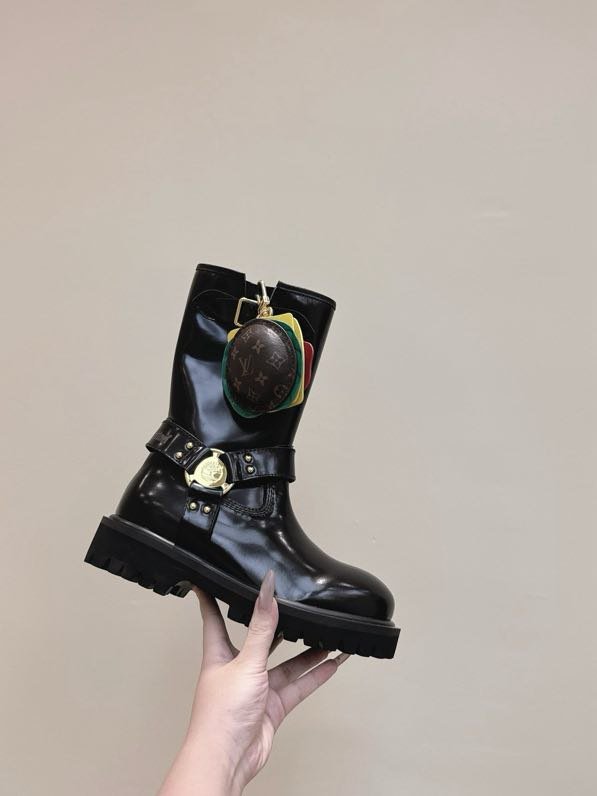 Ботинки женские