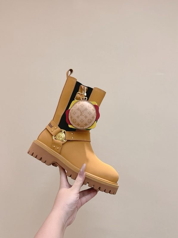 Ботинки женские