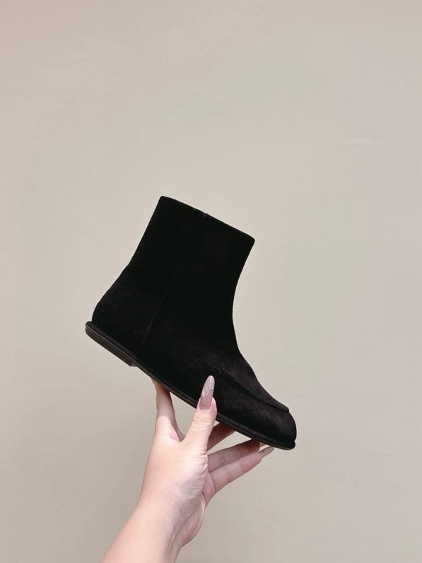 Черевики жіночі